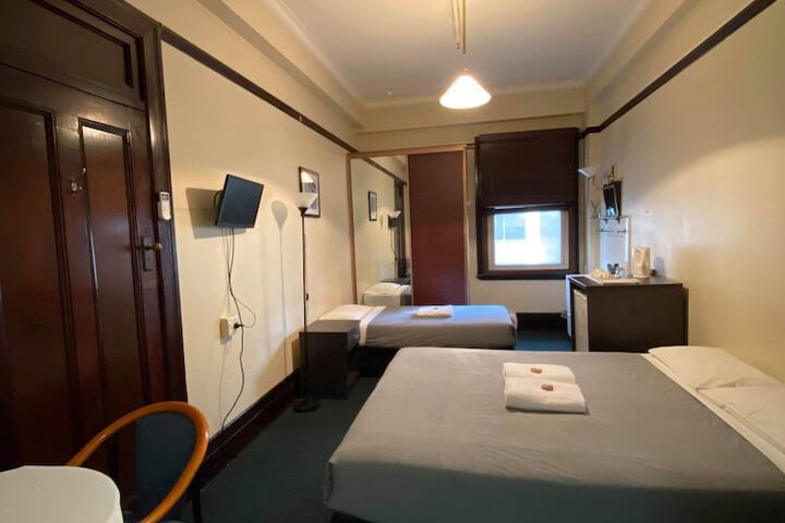Room 11 of 19