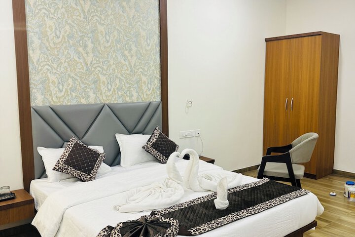 Room 15 of 84