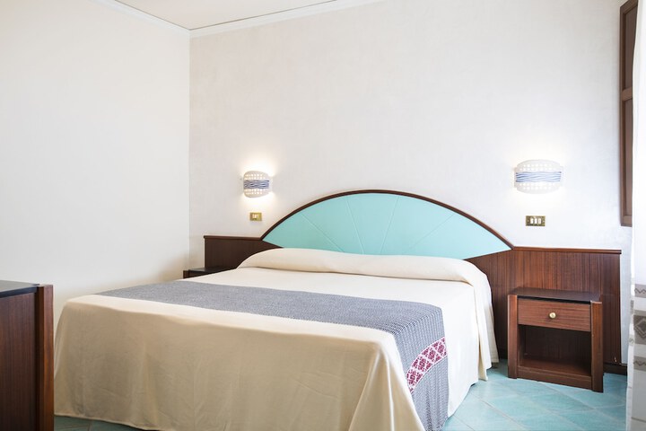 Room 16 of 36