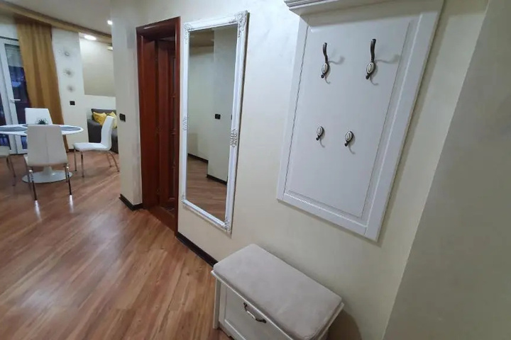 Room 9 of 14