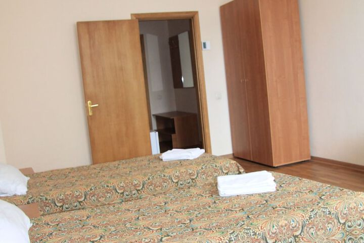 Room 11 of 51