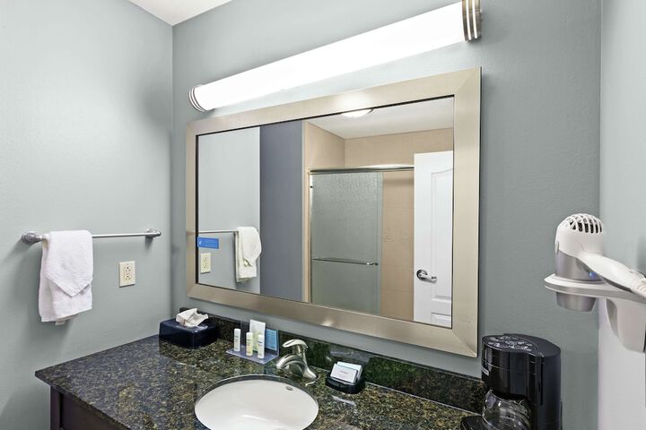 Room 18 of 37