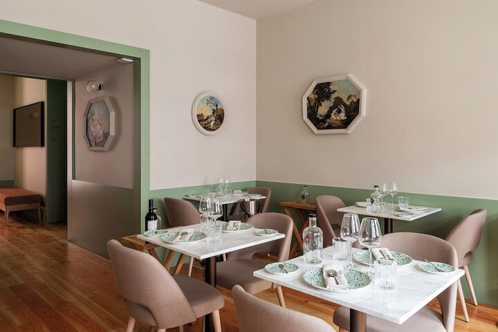 Dining 70 of 109