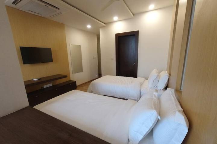 Room 11 of 38
