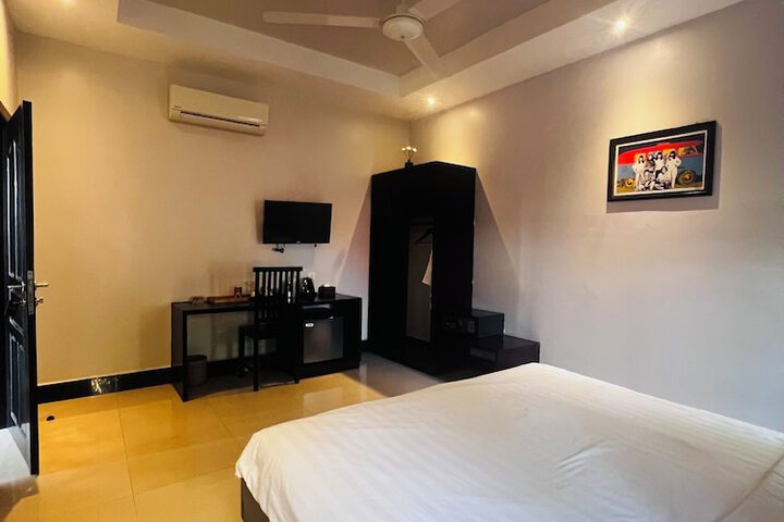 Room 46 of 174