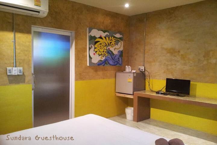 Room 9 of 20