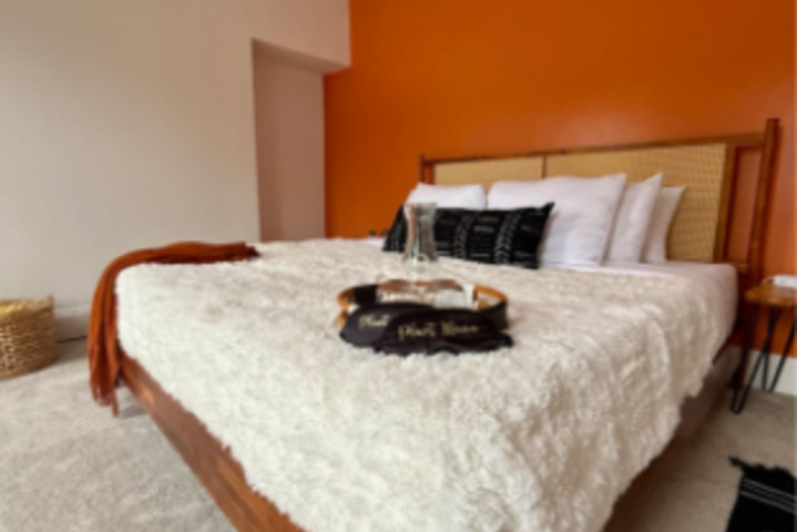Room 7 of 10