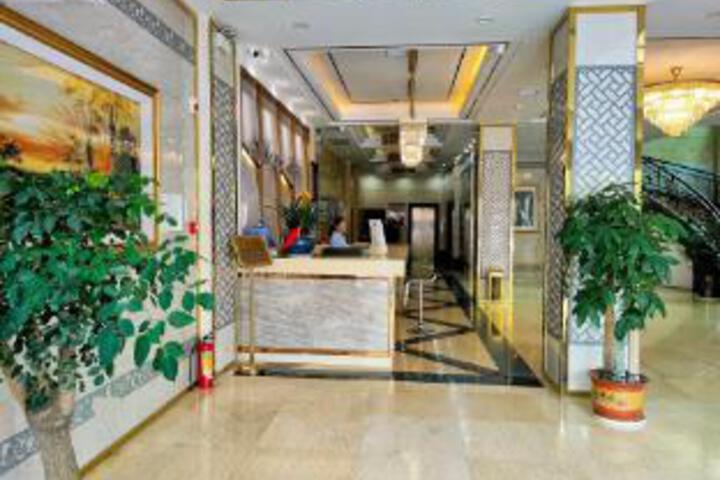 Yilong Hotel