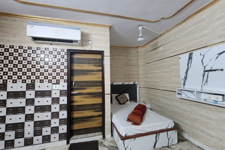 Room 5 of 22