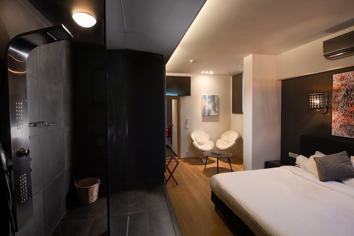 Room 18 of 64