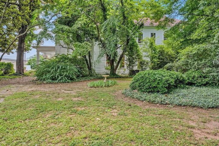 Hotel Exterior 42 of 65