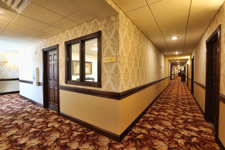 Ballroom/Hall 14 of 28