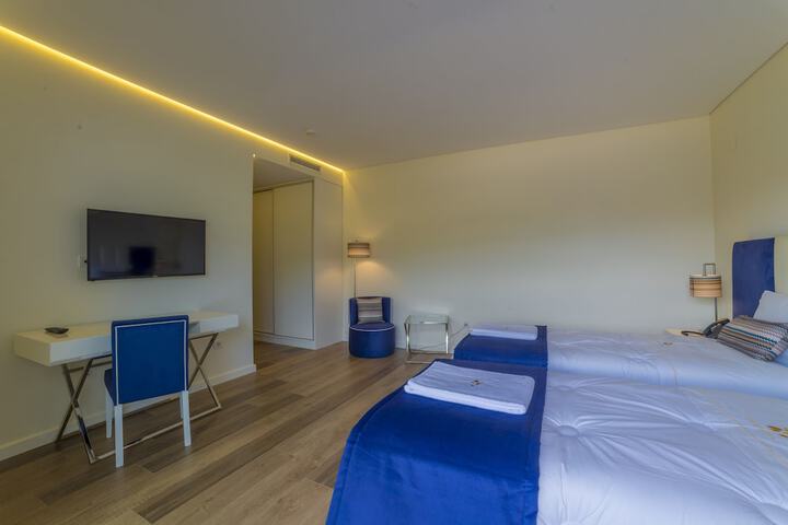 Room 11 of 40