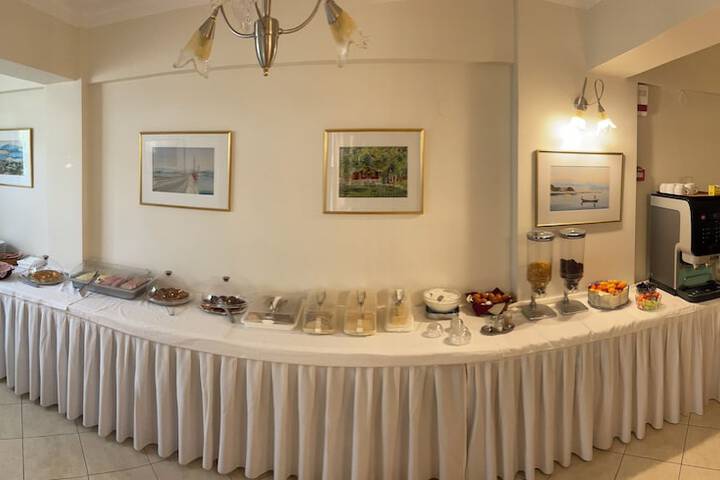 Dining 99 of 145