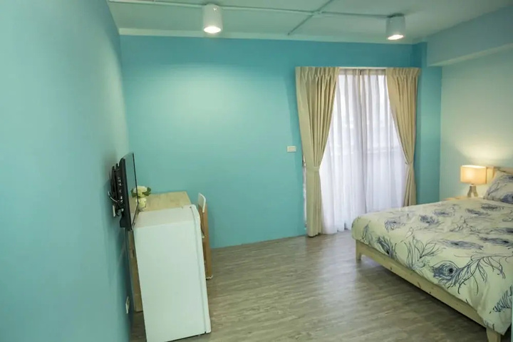 Room 10 of 15