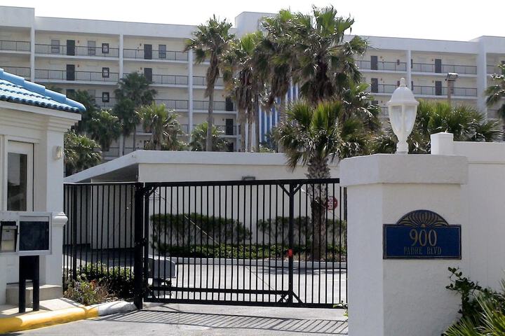Pool Hotel