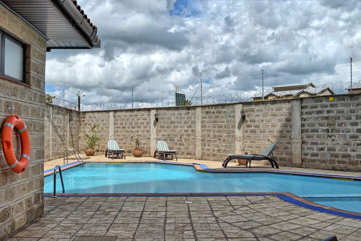 Pool 17 of 26