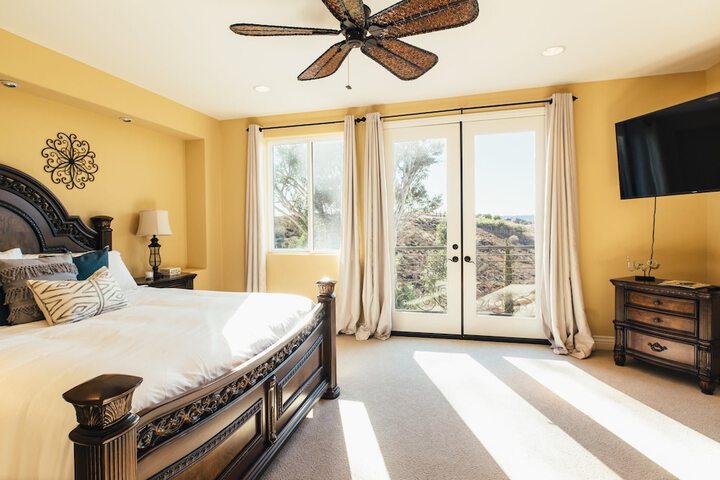 VIA DEL SUR BY AVANTSTAY PRIVATE SPANISH in Oceanside, CA