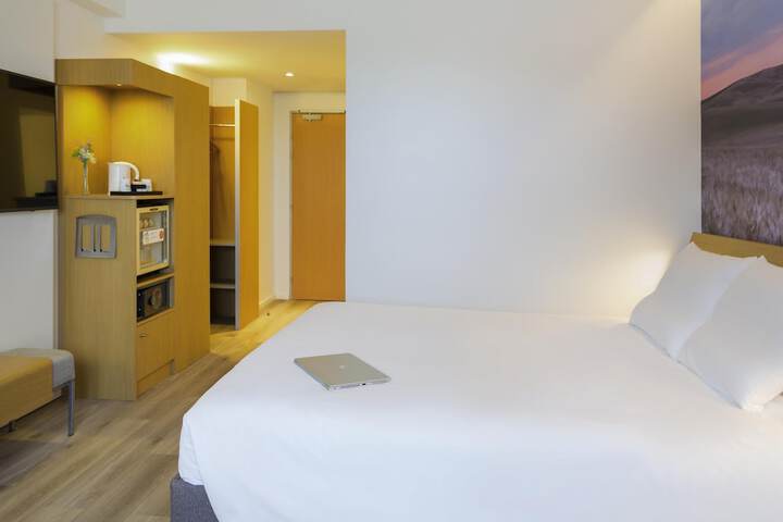 Room 42 of 130