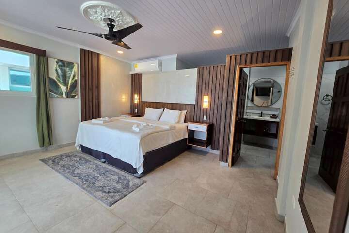 Room 25 of 81