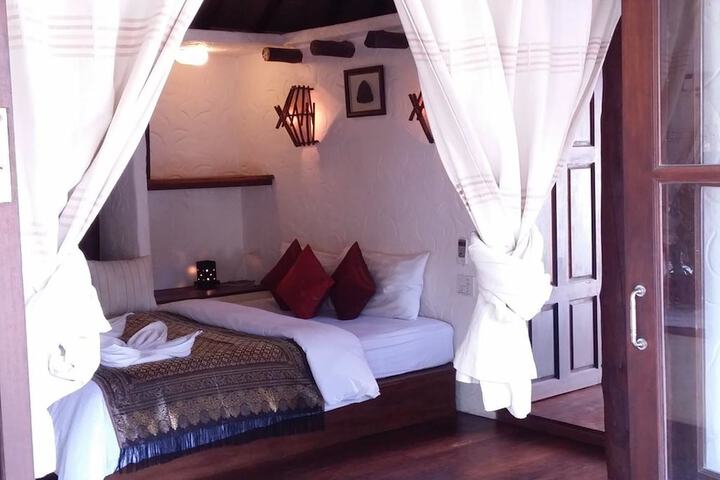 Room 8 of 95