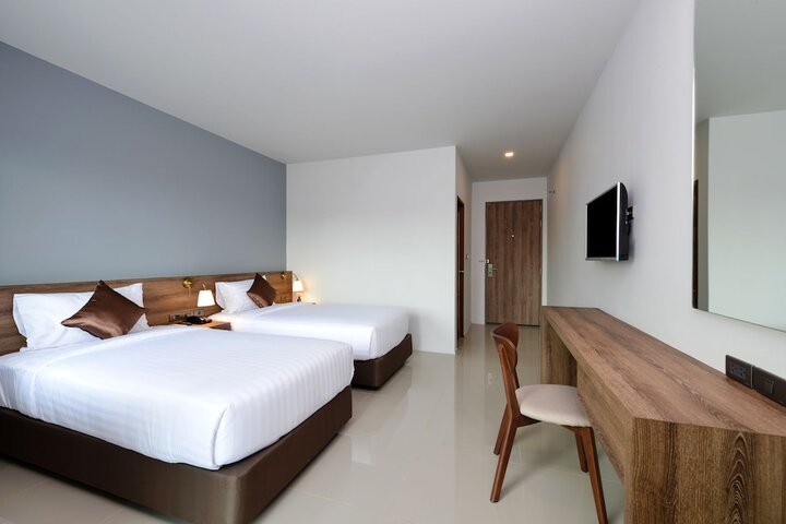 Room 8 of 50