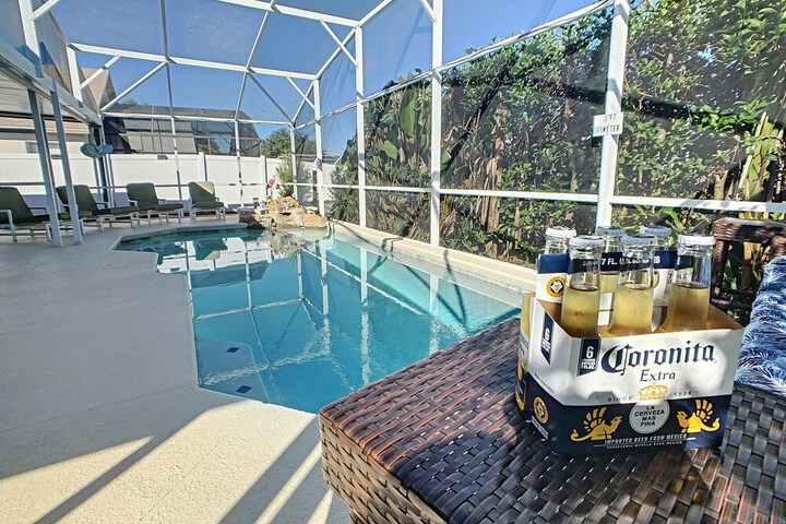Pool 32 of 47