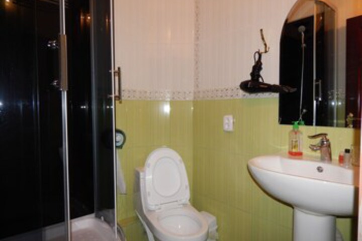 Room 5 of 20