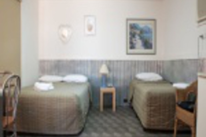 Room 73 of 228