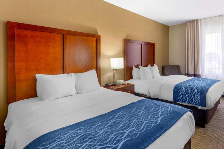 2 Queen Beds Accessible (1 of 10)