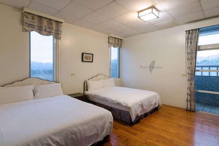 Room 9 of 48