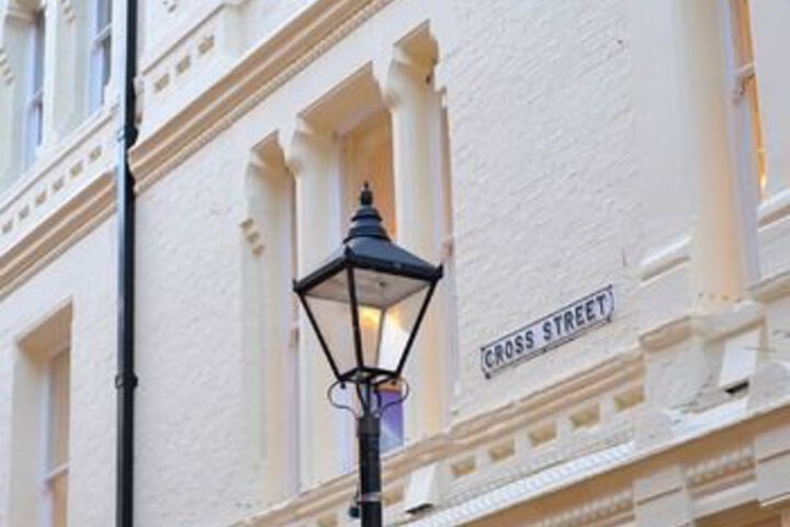SELECT SERVICED ACCOMMODATION - GARRARD