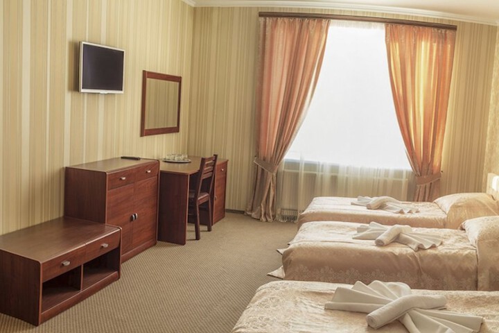 Room 42 of 111