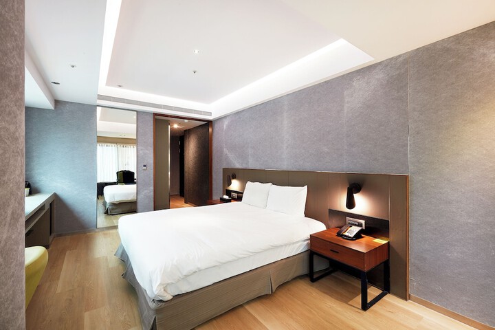 Room 35 of 72