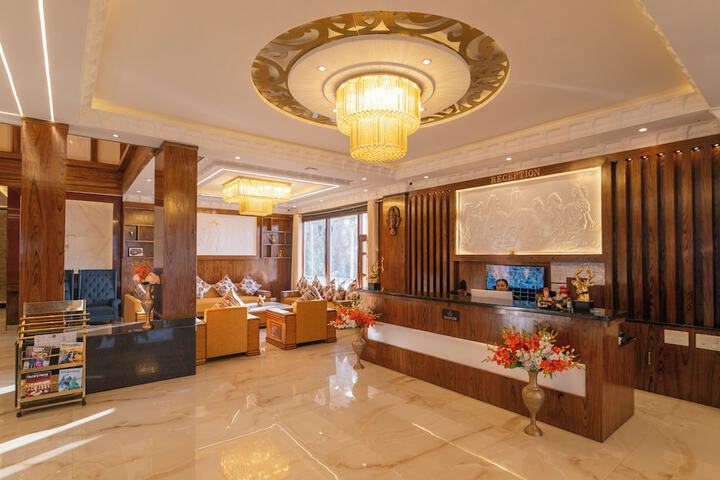 Hotel Interior 4 of 91