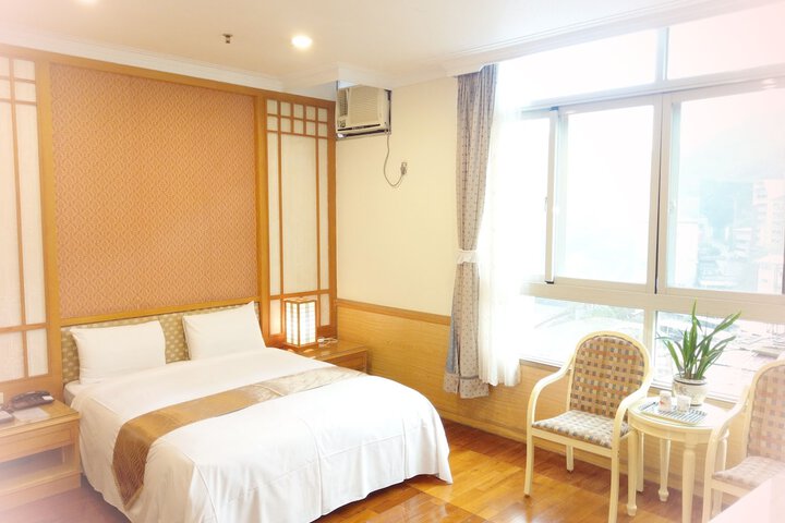 Room 25 of 122