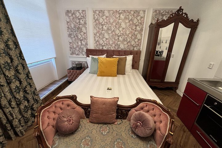 Room 44 of 105