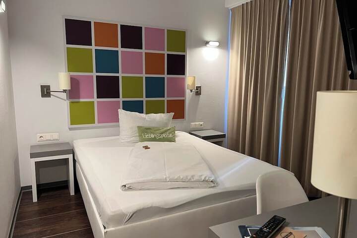 Room 3 of 18