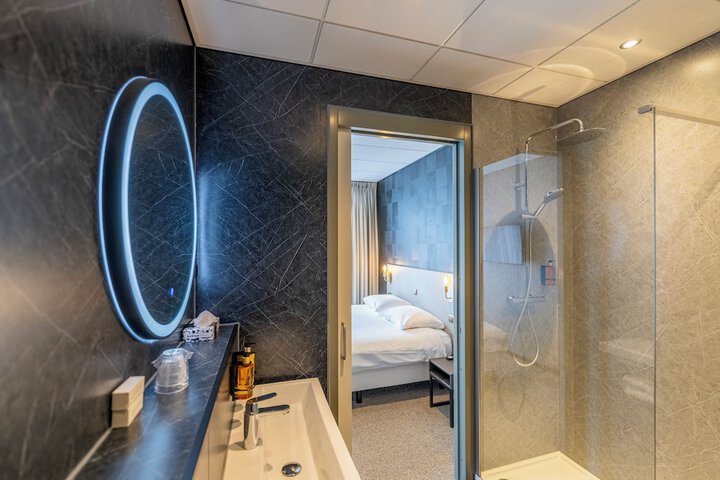 Room 31 of 61