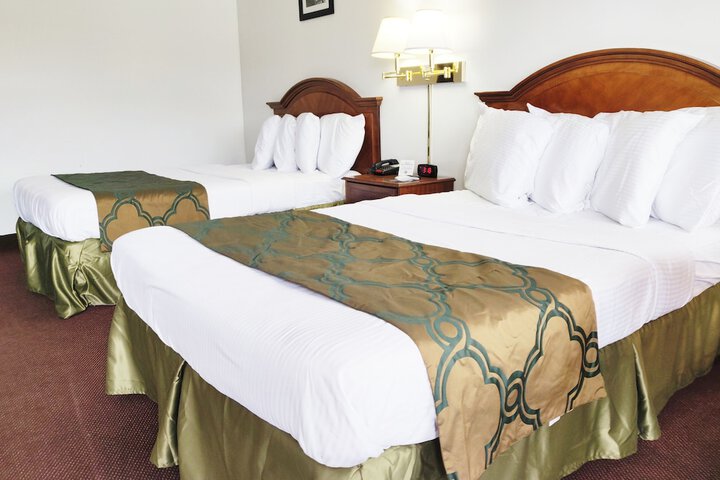Deluxe 2 Double Beds (1 of 15)