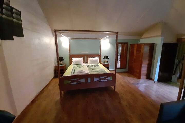 Room 29 of 33