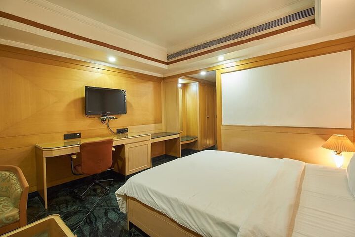Room 10 of 41