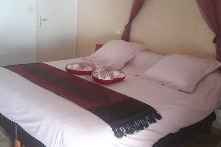 Room 7 of 8
