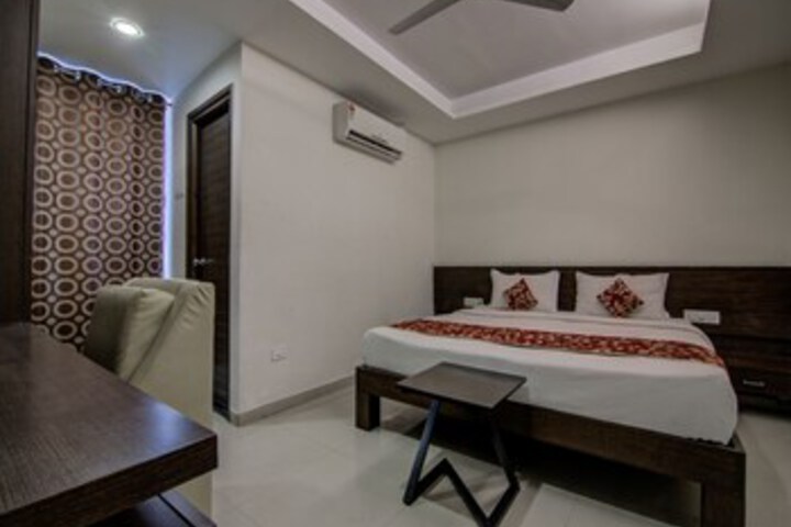 Room 14 of 23
