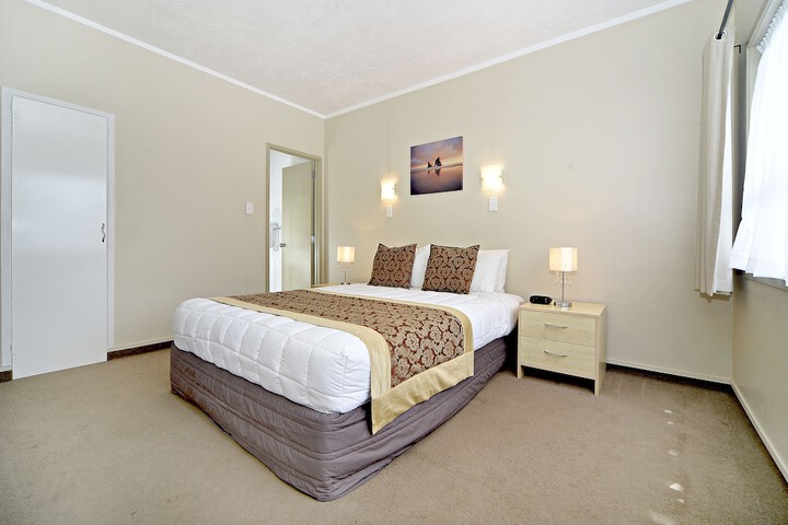 Room 4 of 34