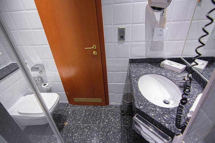 Room 96 of 123