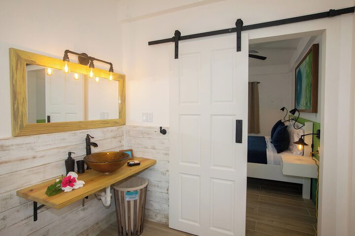 Room 100 of 149