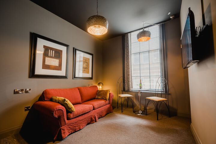 Room 13 of 16