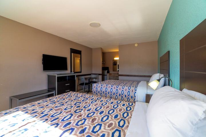 Room 27 of 43