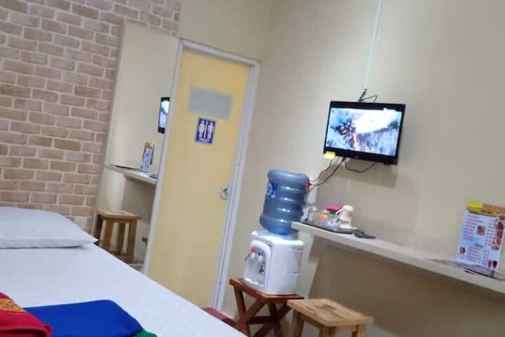 Room 6 of 17